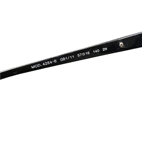 Authentic Louis Vuitton aviators. Gorgeous on! Includes case & sleeve! - Picture 8 of 9